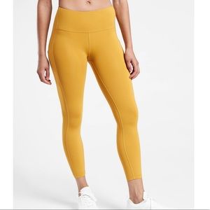 Athleta Ultimate Stash Pocket 7/8 Tight - Size Medium